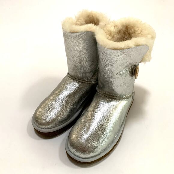 UGG Australia Bailey Button Metallic Silver Sheepskin Short Boots Womens Size 8 - Picture 3 of 10